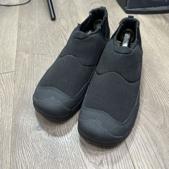 Keen Black Athletic Shoes for Women - Picture 2 of 8